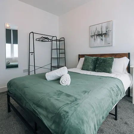 Apartment 3 Bedroom House Workstays Uk *