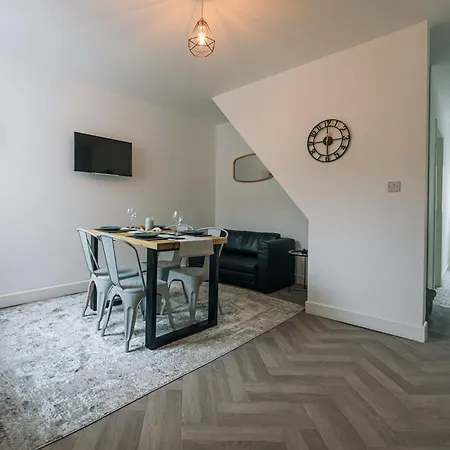 3 Bedroom House Workstays Uk