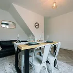 Appartamento 3 Bedroom House Workstays Uk *